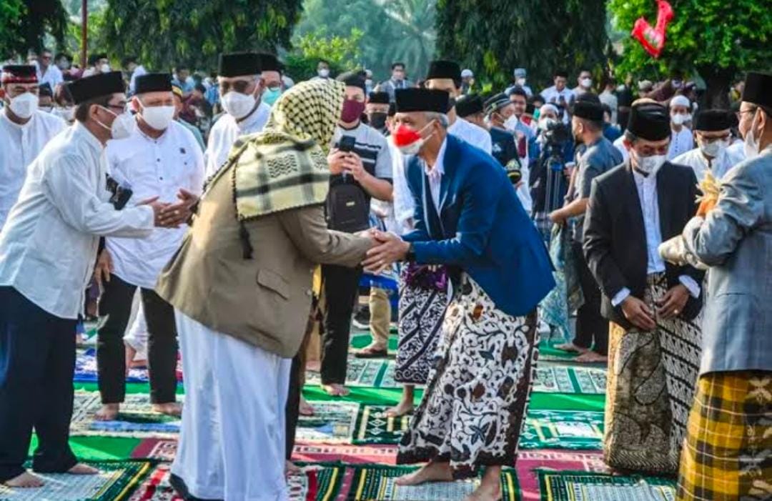 Ratu Kerudung: Tradisi Lebaran yang Tetap Hangat di Jantung Cilacap